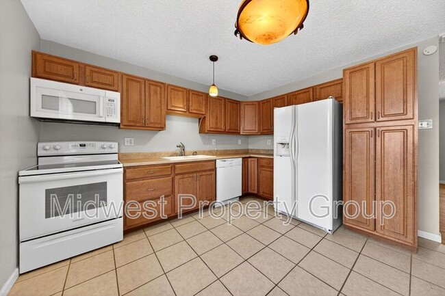 2224 Millvalley Dr in Florissant, MO - Building Photo - Building Photo