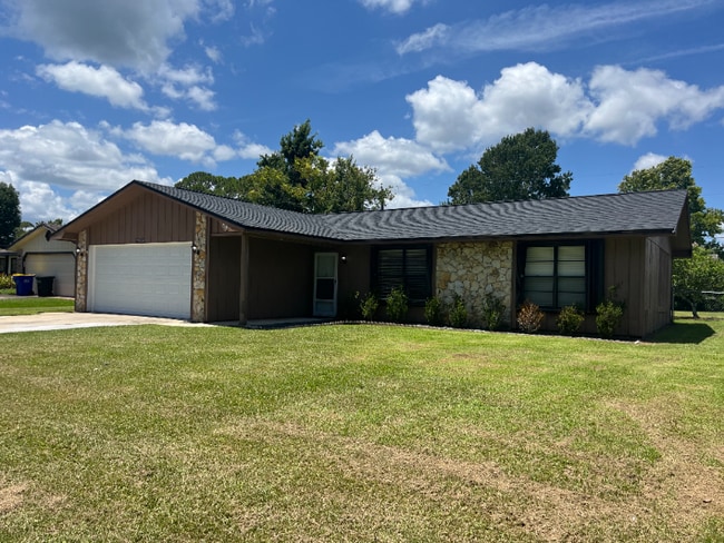 property at 2928 Pine Tree Dr