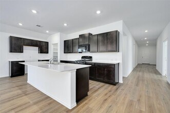 1015 Ascari Ct in Hutto, TX - Building Photo - Building Photo