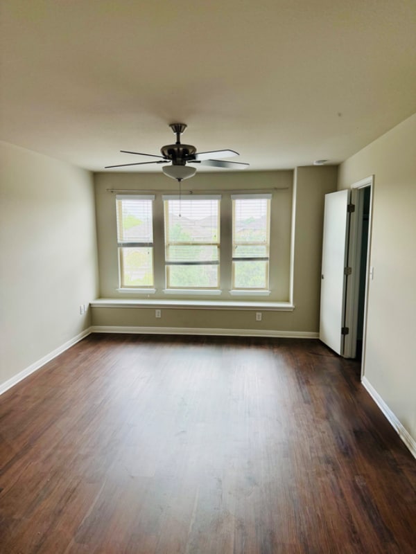 400 Eagle Brook Ln in Buda, TX - Building Photo - Building Photo