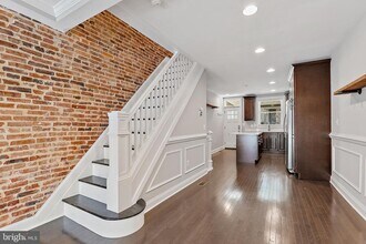 212 S Robinson St in Baltimore, MD - Building Photo - Building Photo