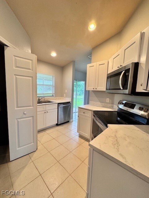 2451 Daniel Ave N in Lehigh Acres, FL - Foto de edificio - Building Photo