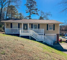 178 Westwood Cir in Ringgold, GA - Building Photo