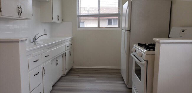 3945 Stevely Ave in Los Angeles, CA - Building Photo - Building Photo