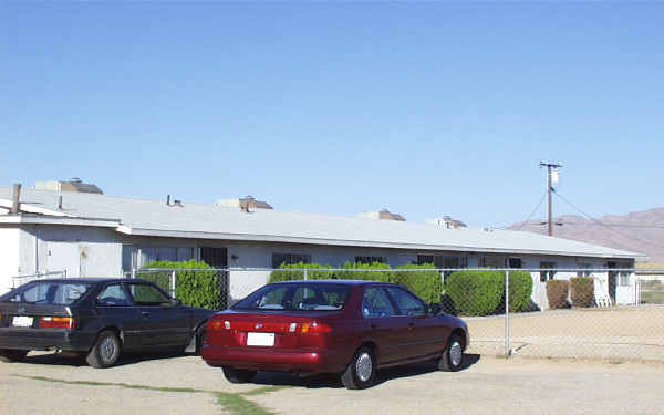 13419 Central Rd in Apple Valley, CA - Building Photo - Building Photo