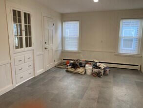 22 Rantoul St, Unit 1 in Beverly, MA - Foto de edificio - Building Photo