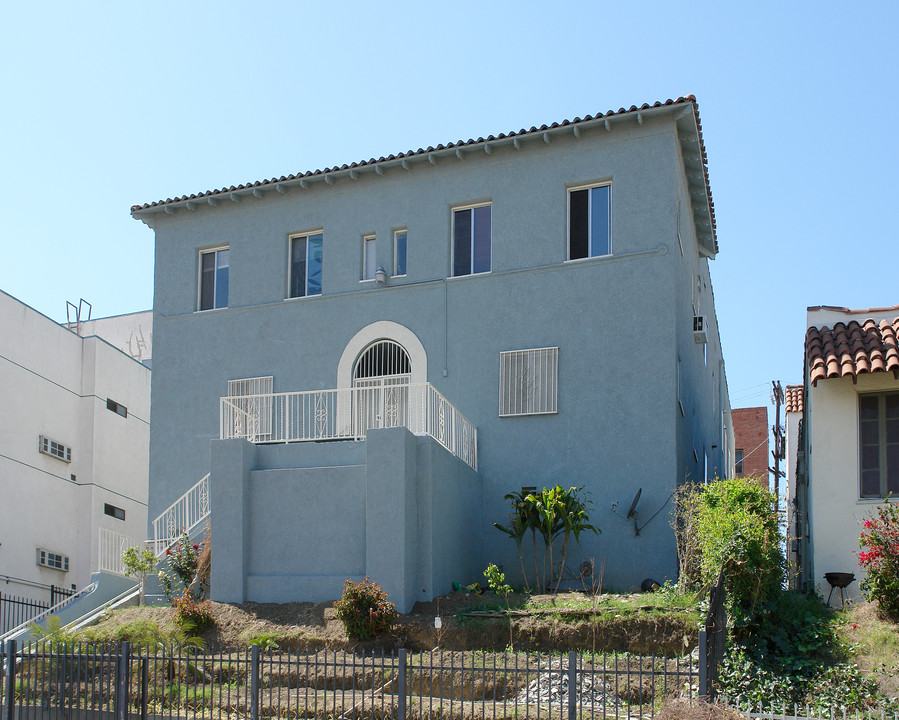 319 N Alexandria Ave in Los Angeles, CA - Building Photo