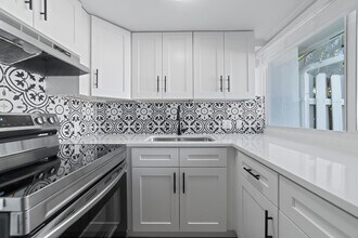 1951 NE 51st St in Fort Lauderdale, FL - Building Photo - Building Photo