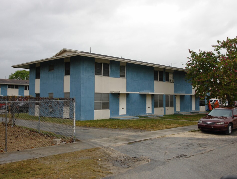 5940 NW 18th Ave in Miami, FL - Building Photo