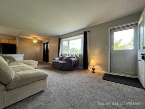 6181 Zehman Dr in Brook Park, OH - Building Photo - Building Photo