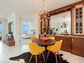 60 Seagate Dr in Naples, FL - Building Photo - Building Photo