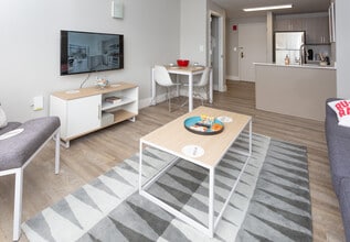 SoCam290 in New Brunswick, NJ - Building Photo - Interior Photo