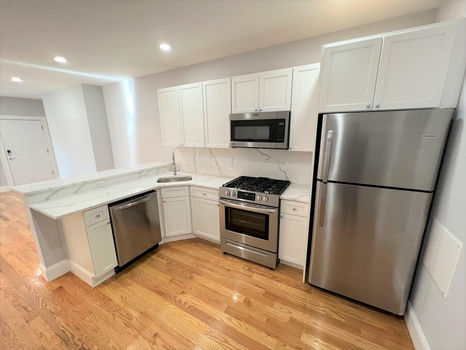139 Oxford St, Unit 2 in Cambridge, MA - Foto de edificio
