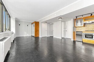 62 W 62nd St, Unit 14C in New York, NY - Building Photo