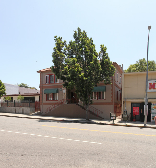 LA PRO I Apartments in Los Angeles, CA - Building Photo - Building Photo