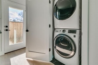 1056 Hangar Dr in Oklahoma City, OK - Building Photo - Building Photo