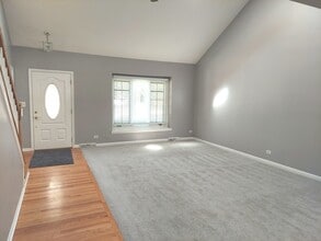 2304 Nottingham Dr in Naperville, IL - Building Photo - Building Photo