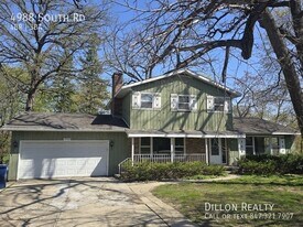 4988 S Rd in Gurnee, IL - Building Photo