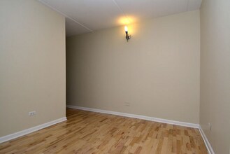 330 W Miner St in Arlington Heights, IL - Building Photo - Building Photo