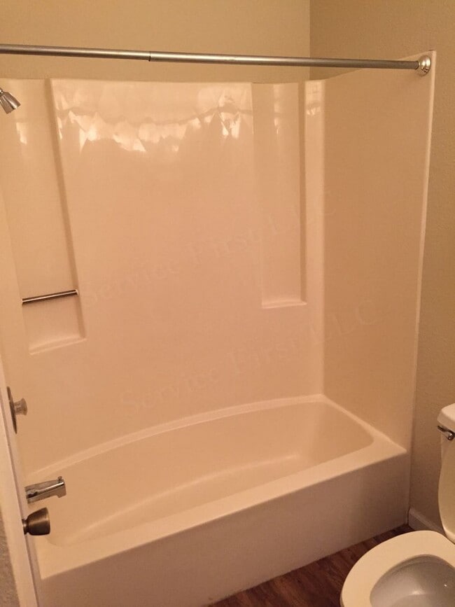 511 Church St in Marshfield, MO - Building Photo - Building Photo