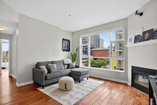 1240 India St, Unit 618 in San Diego, CA - Building Photo