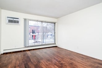 2655 Colfax Ave S in Minneapolis, MN - Foto de edificio - Interior Photo