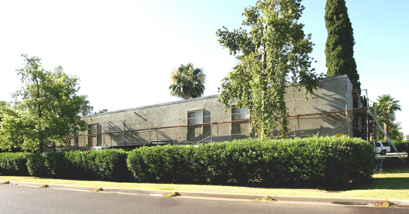 Del Oro Apartments in Phoenix, AZ - Building Photo