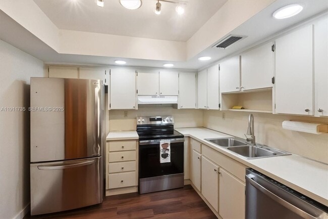 5975 SW 137th Ave in Miami, FL - Building Photo - Building Photo