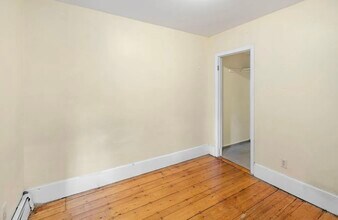 65 Pleasant St, Unit 64-1 in Cambridge, MA - Foto de edificio - Building Photo