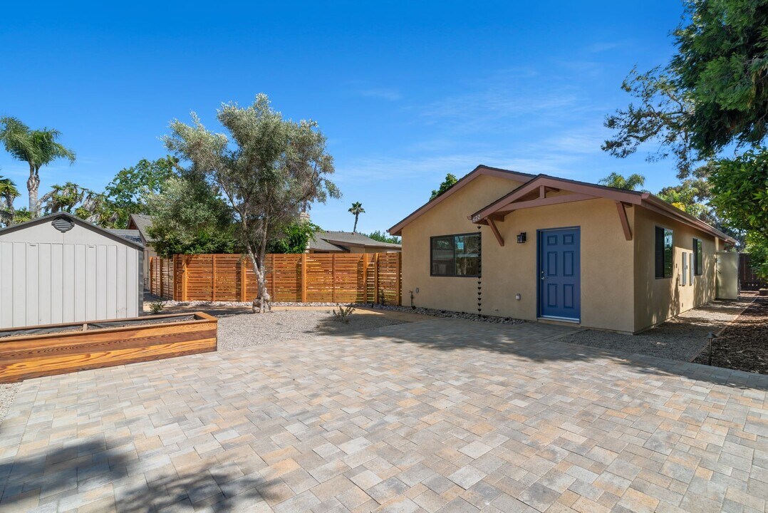 622 Cole Ranch Rd in Encinitas, CA - Building Photo