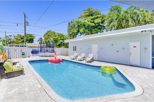 42 SW 12th St in Dania Beach, FL - Building Photo - Building Photo