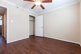 2006 W 43rd St-Unit -18 in Houston, TX - Building Photo - Building Photo