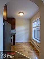 510 W Arlington Pl, Unit 3 in Chicago, IL - Building Photo - Building Photo