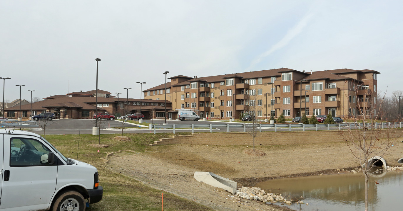 Dickson Hollow (Senior 65+) in Menomonee Falls, WI - Building Photo