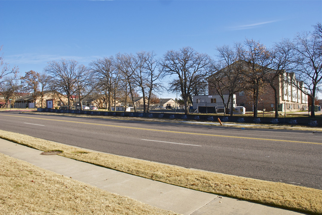 Blessing Court in Bedford, TX - Building Photo