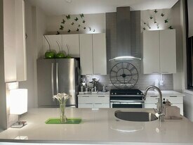 2000 Clarendon Blvd in Arlington, VA - Building Photo