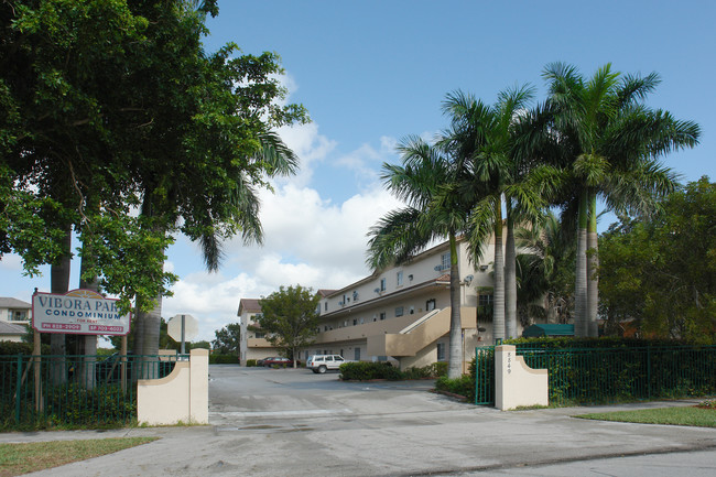 Vibora Park Condominium in Hialeah, FL - Building Photo - Building Photo