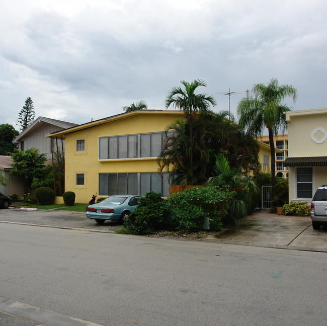 49 Isle Of Venice Dr in Fort Lauderdale, FL - Building Photo - Building Photo