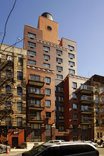 Lubin Center in New York, NY - Foto de edificio - Building Photo