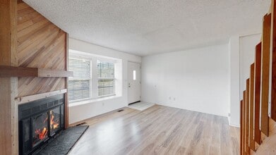 17157 E Whitaker Dr in Aurora, CO - Foto de edificio - Building Photo