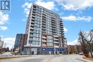 2088 James St in Burlington, ON - Building Photo