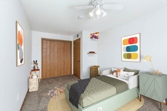 Old Orchard Estates in Carbon Cliff, IL - Foto de edificio - Building Photo