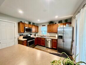 3S090 Sunset Dr in Warrenville, IL - Building Photo - Building Photo