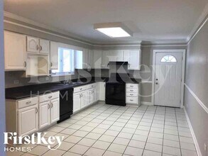 100 S Dilger Ave in Waukegan, IL - Building Photo - Building Photo