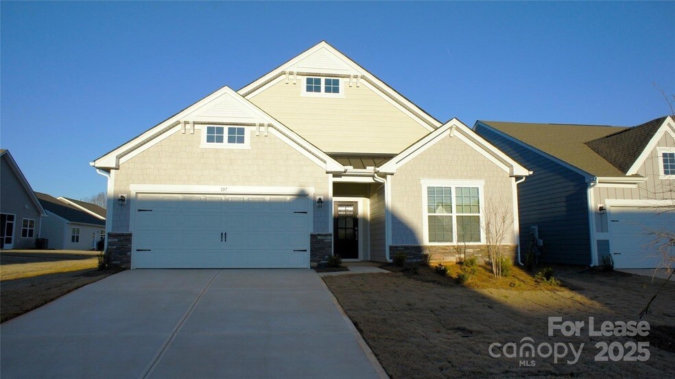 107 Pampas Pl in Statesville, NC - Building Photo