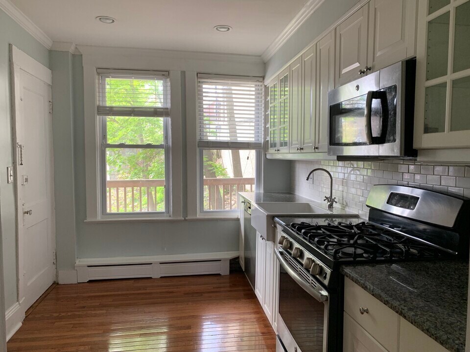 1742 Commonwealth Ave, Unit 1 in Boston, MA - Building Photo