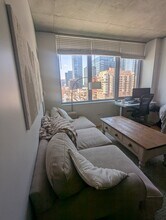 659 W Randolph St, Unit 711 in Chicago, IL - Foto de edificio - Building Photo