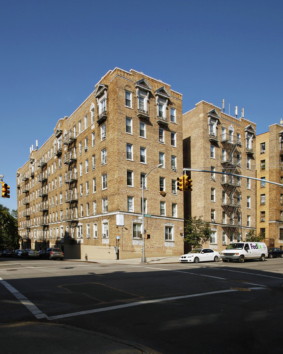 320 Wadsworth Ave in New York, NY - Foto de edificio