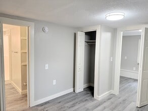 Pet-friendly! | Utilities included! in Hartland, VT - Building Photo - Interior Photo