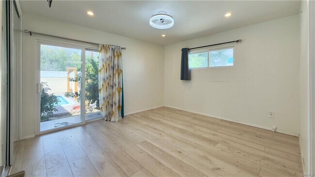 5921 Fallbrook Ave in Los Angeles, CA - Building Photo - Building Photo